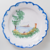 Platte Fayence Berg- und Seeansicht, 20. Jhd., Frankreich