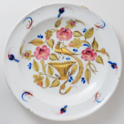 Große Platte Fayence Blumenbukett, 19 Jhd. Frankreich