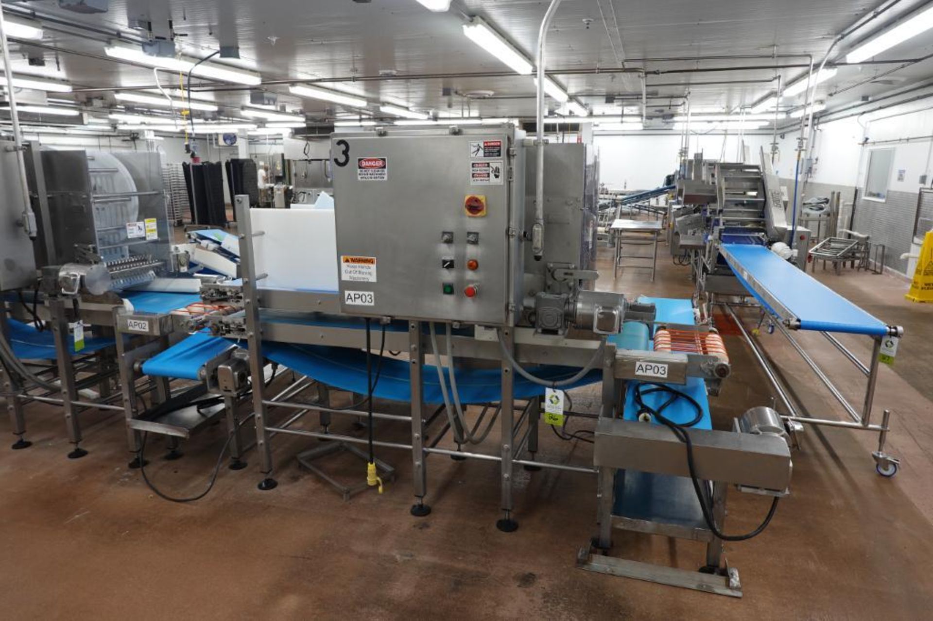 Topping Application Quantum WF2000 waterfall topping applicator with 3 return conveyors ...