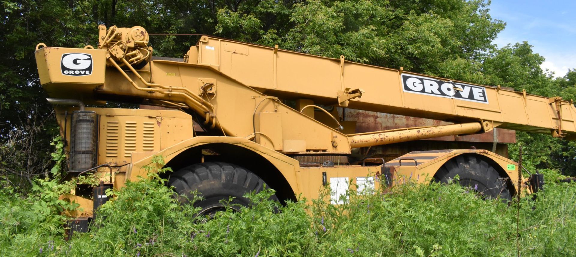 GROVE MOBILE CRANE WITH DETROIT DIESEL V8 ENGINE, 4WD, OUTRIGGERS, 80 ...
