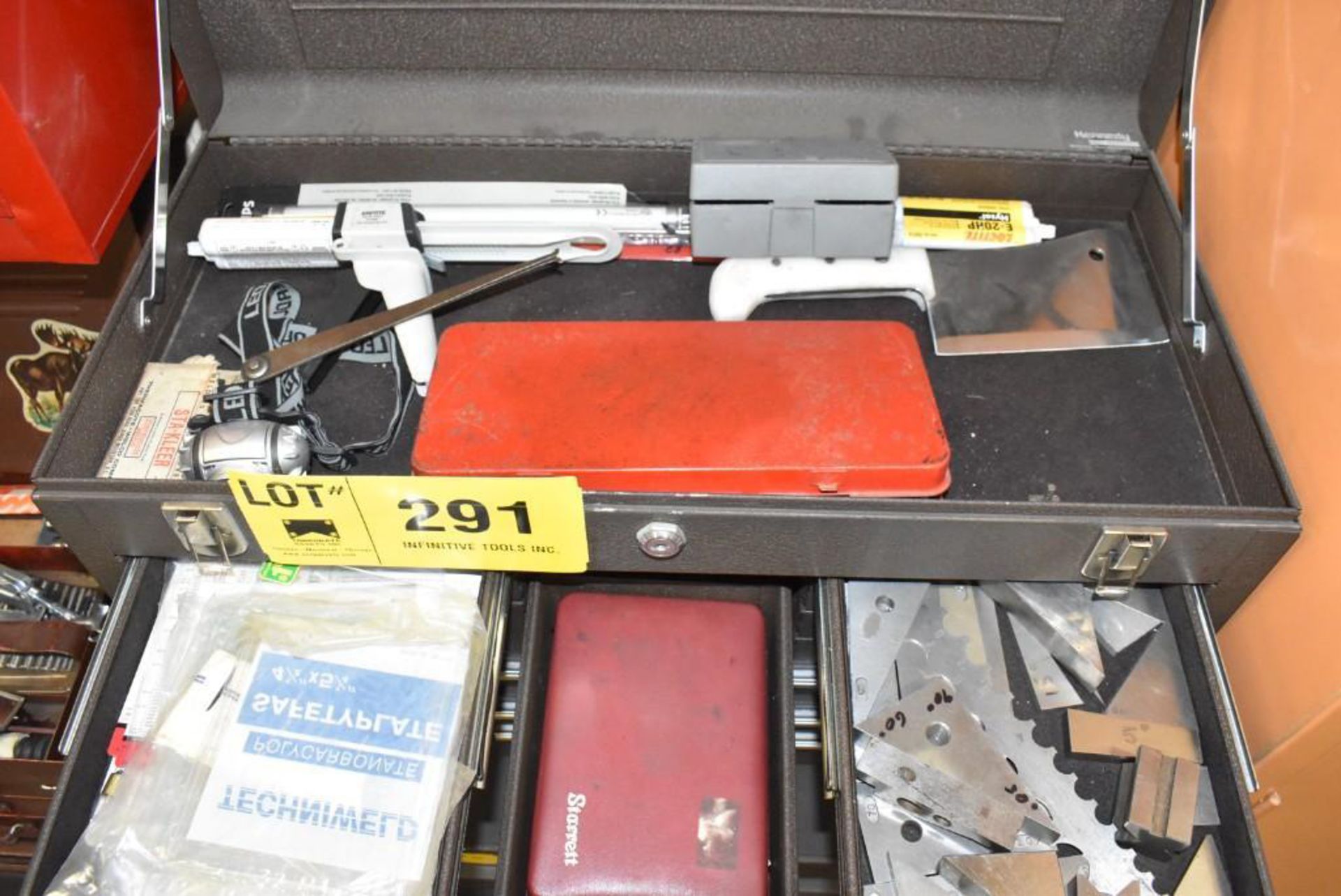 { Choice of lots: 291 } LOT/ TOOLBOX WITH CONTENTS CONSISTING OF ...