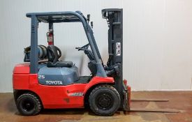 TOYOTA (1999) 42-7FG25 5,000 LB. CAPACITY LPG FORKLIFT WITH 185” MAX. LIFT HEIGHT, 3-STAGE MAST,