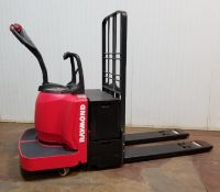 RAYMOND (2014) 8410-60-48 6,000 LB. CAPACITY 24V ELECTRIC RIDE-ON PALLET TRUCK WITH 48” FORKS, 2,587