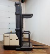 CROWN (2015) SP3520-30 3,000 LB. CAPACITY 24V ELECTRIC ORDER PICKER FORKLIFT WITH 267” MAX.