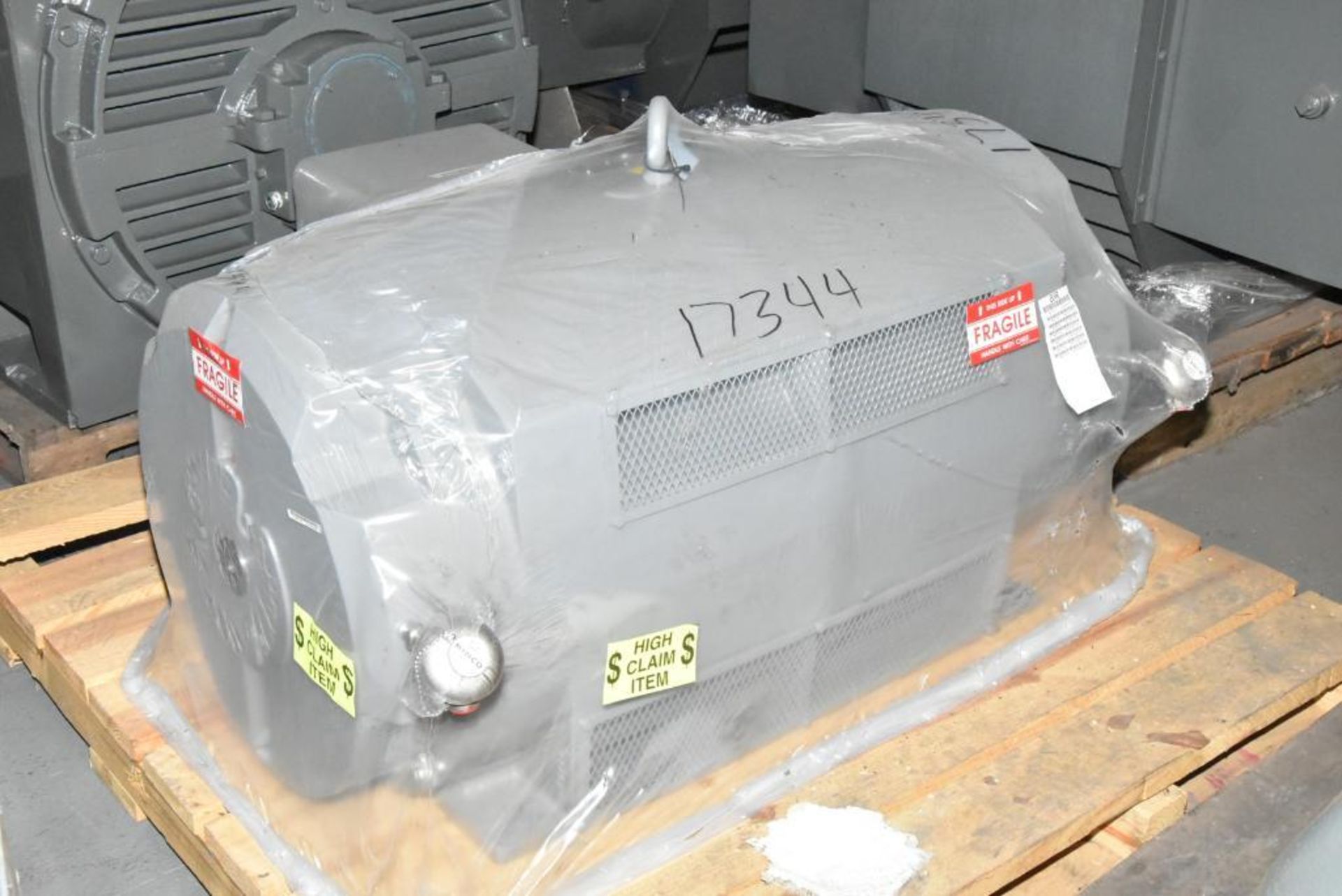 { Choice of lots: 468 } ELECTRIC MOTOR WITH 600 HP/4160V/3600 RPM