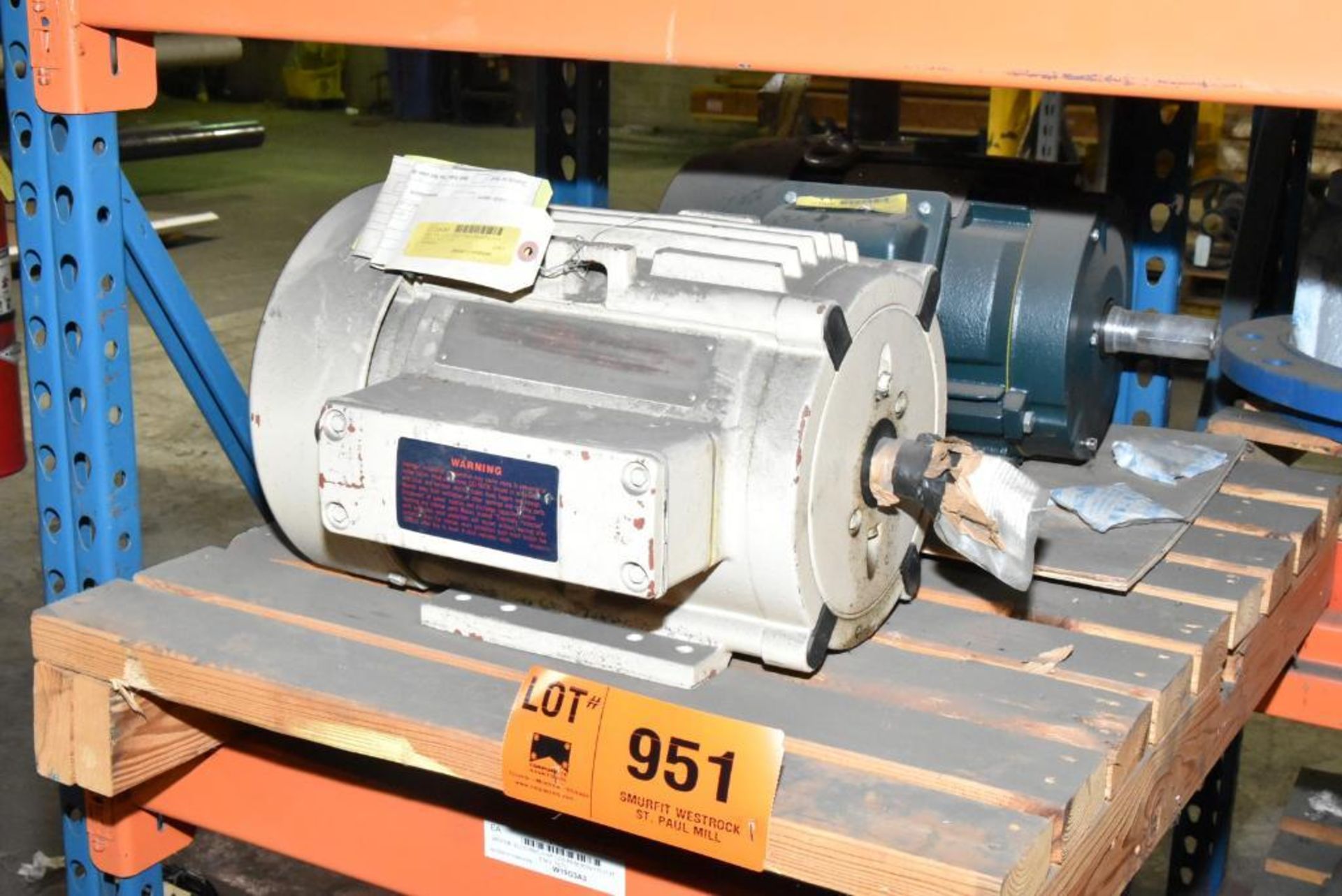 LOT/ (2) ELECTRIC MOTORS WITH 3 HP/480V/1200 RPM [RIGGING FEES FOR LOT ...