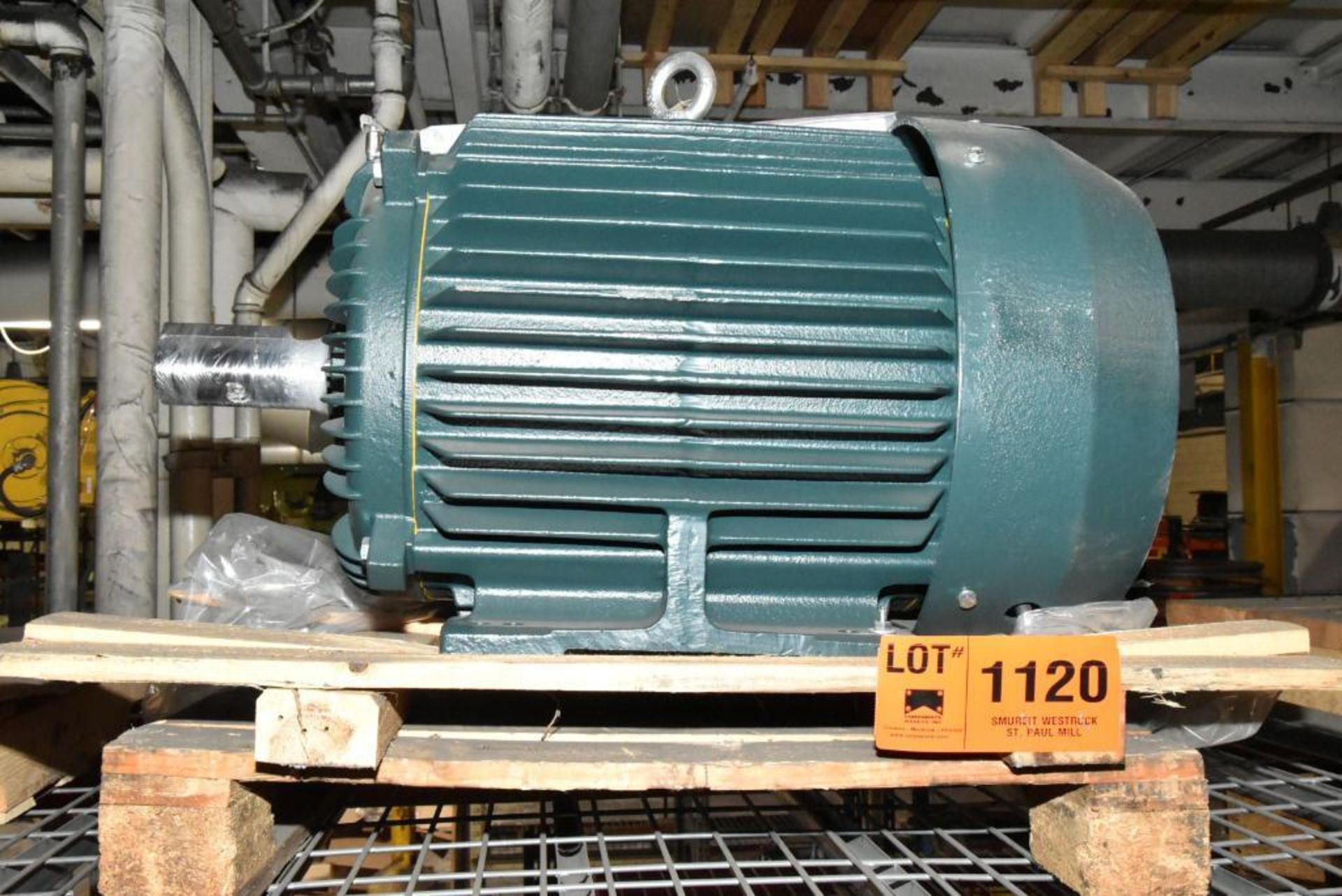 ELECTRIC MOTOR WITH 30 HP/480V/900 RPM [RIGGING FEES FOR LOT #1120 ...