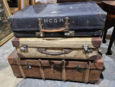 Revelation blue vintage suitcase and two further suitcases (3)