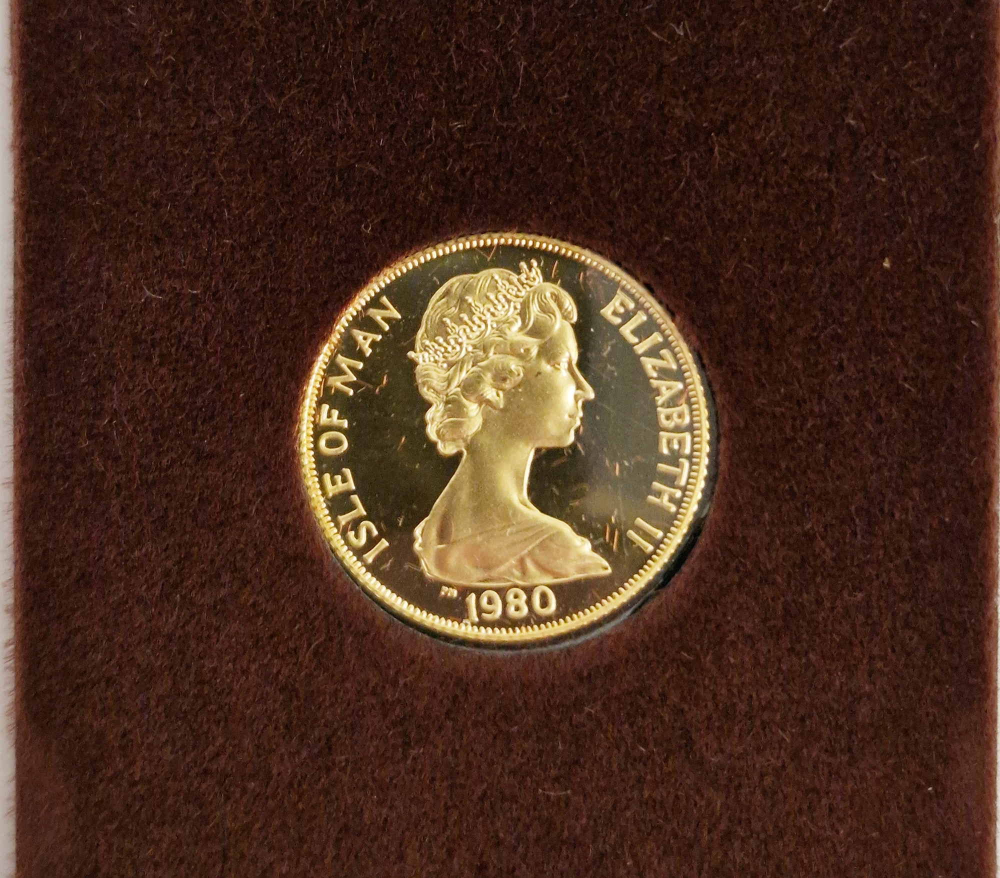 Pobjoy Mint 22ct gold limited edition 1980 one crown coin to commemorate the 80th Anniversary of the - Image 3 of 3