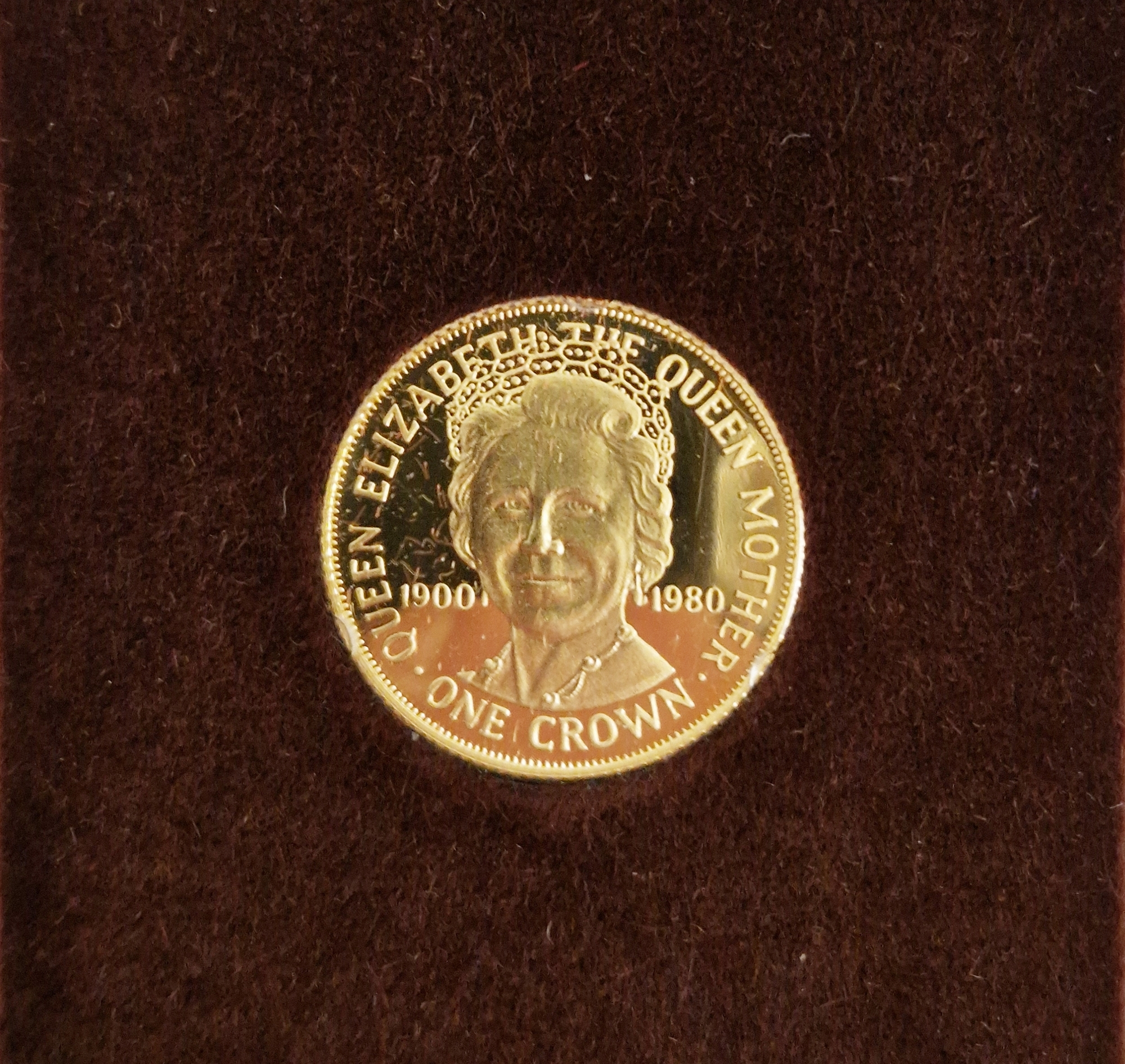 Pobjoy Mint 22ct gold limited edition 1980 one crown coin to commemorate the 80th Anniversary of the - Image 2 of 3