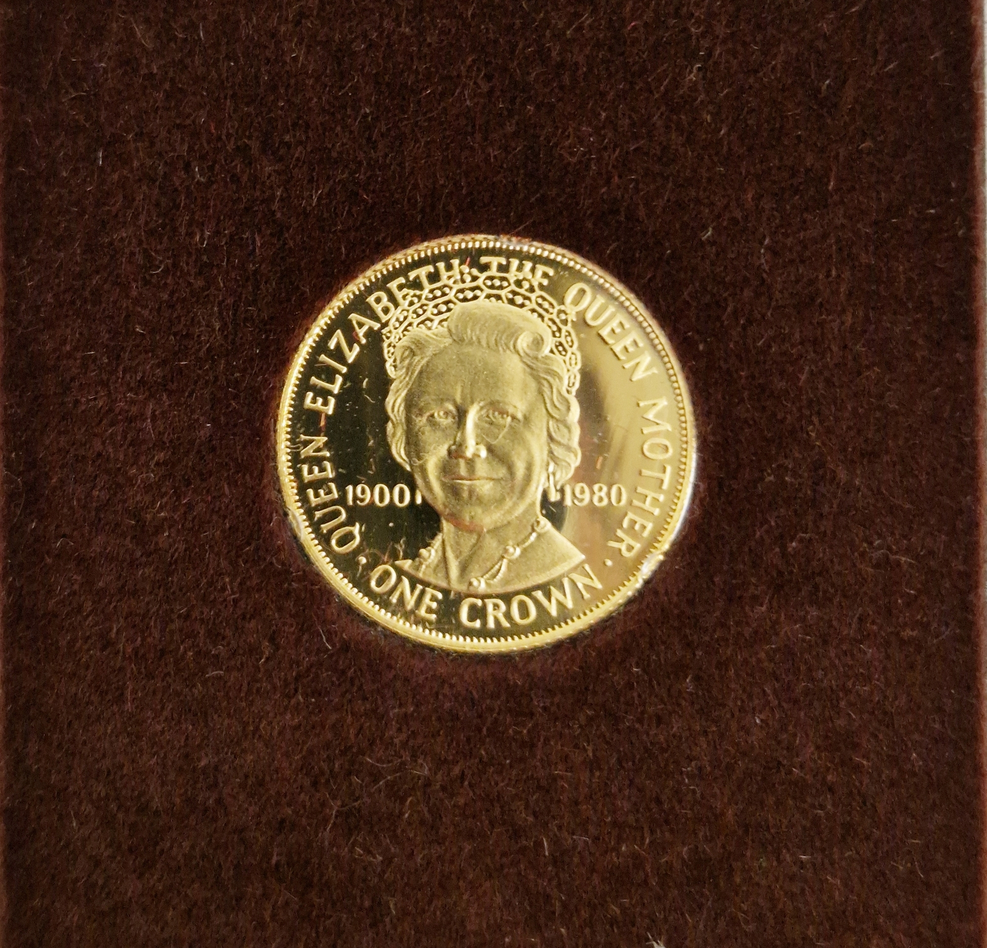 Pobjoy Mint 22ct gold limited edition 1980 one crown coin to commemorate the 80th Anniversary of the - Image 2 of 3