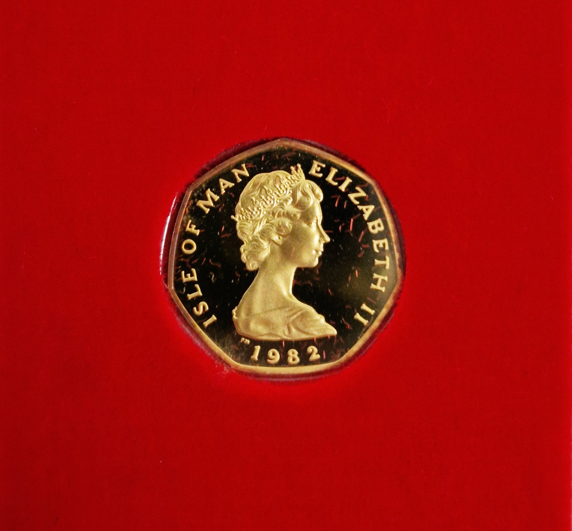 Pobjoy Mint 22ct gold limited edition 1982 20p coin in case with certificate - Image 3 of 3