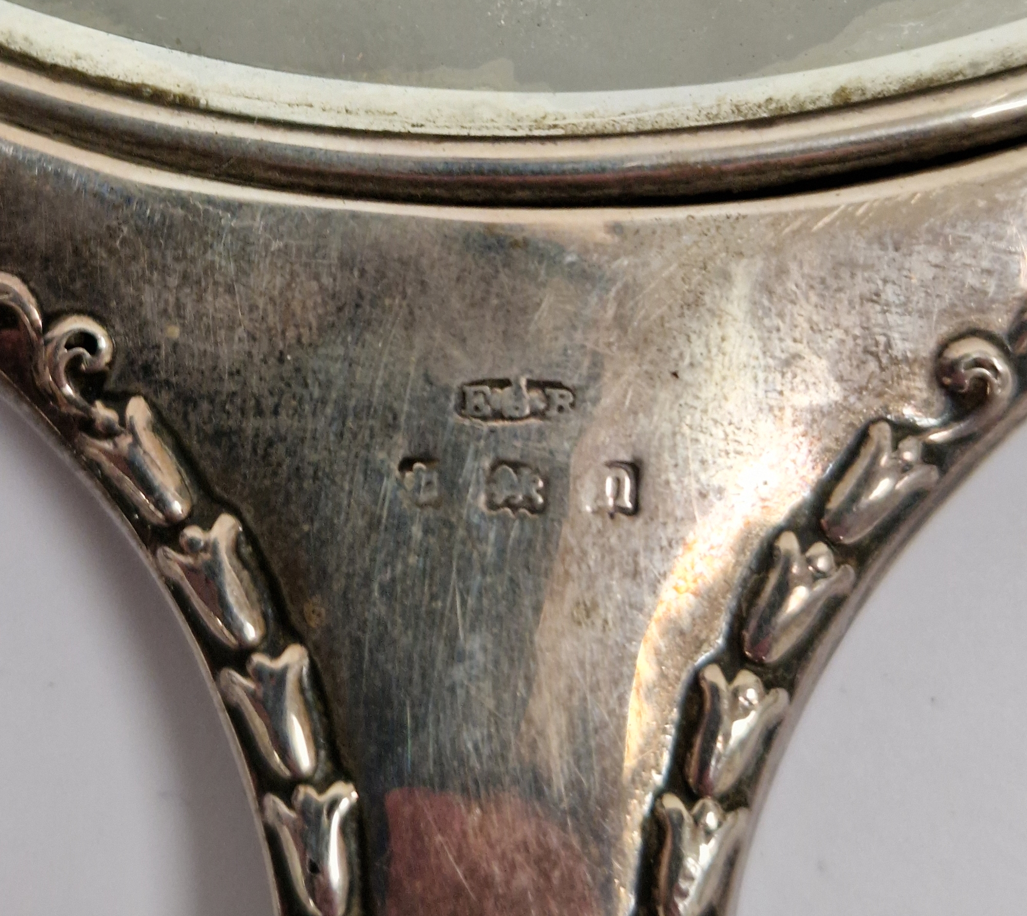Dressing table jar of shallow circular form with silver mounts and cover, a silver-backed mirror, - Image 4 of 6
