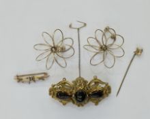 Vintage 9ct gold and metal foxhead stickpin (damaged), a Victorian gilt metal and garnet brooch, 6.