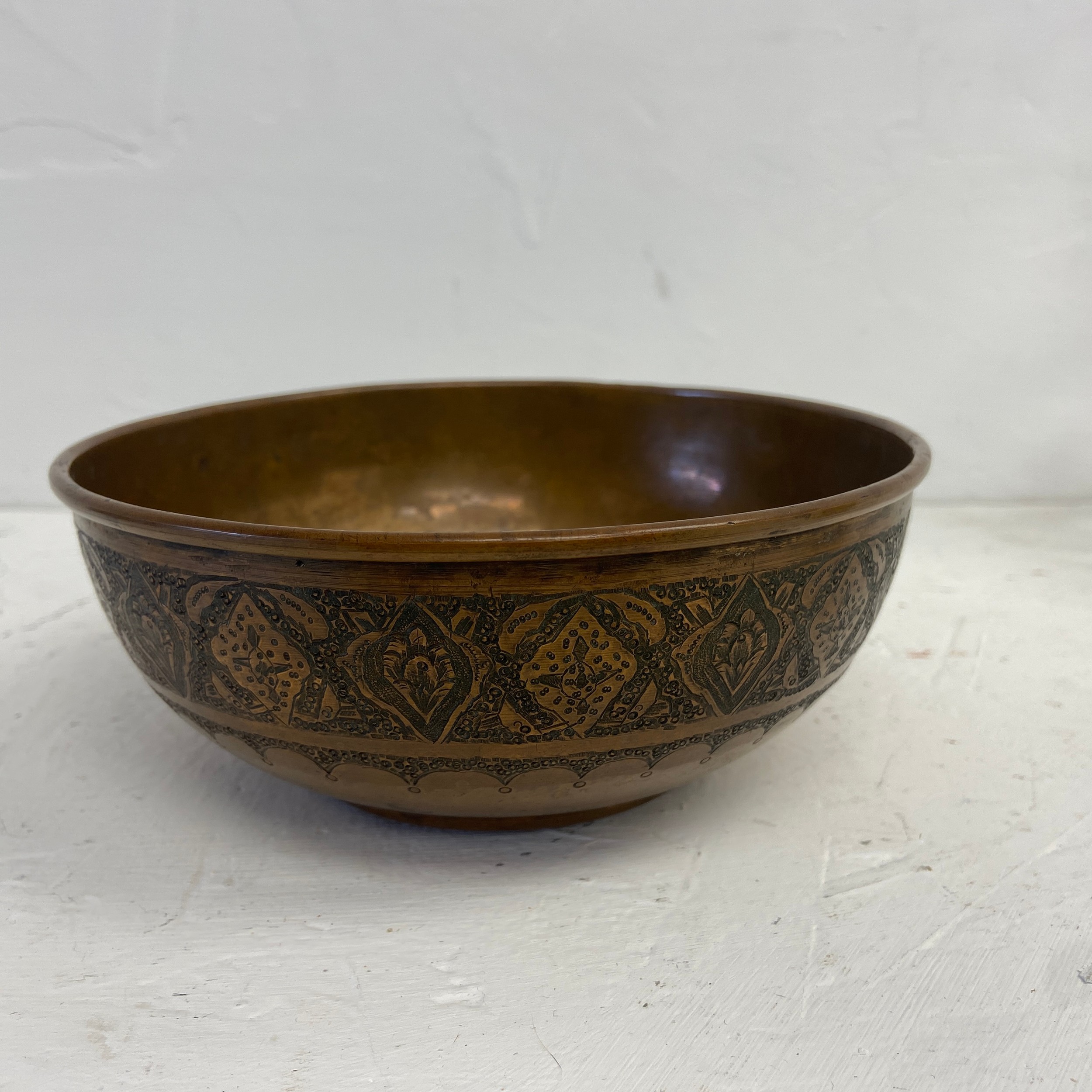 An Arts and Crafts copper tray with inset white metal rose motif, an Eastern brass bowl, a - Image 3 of 5