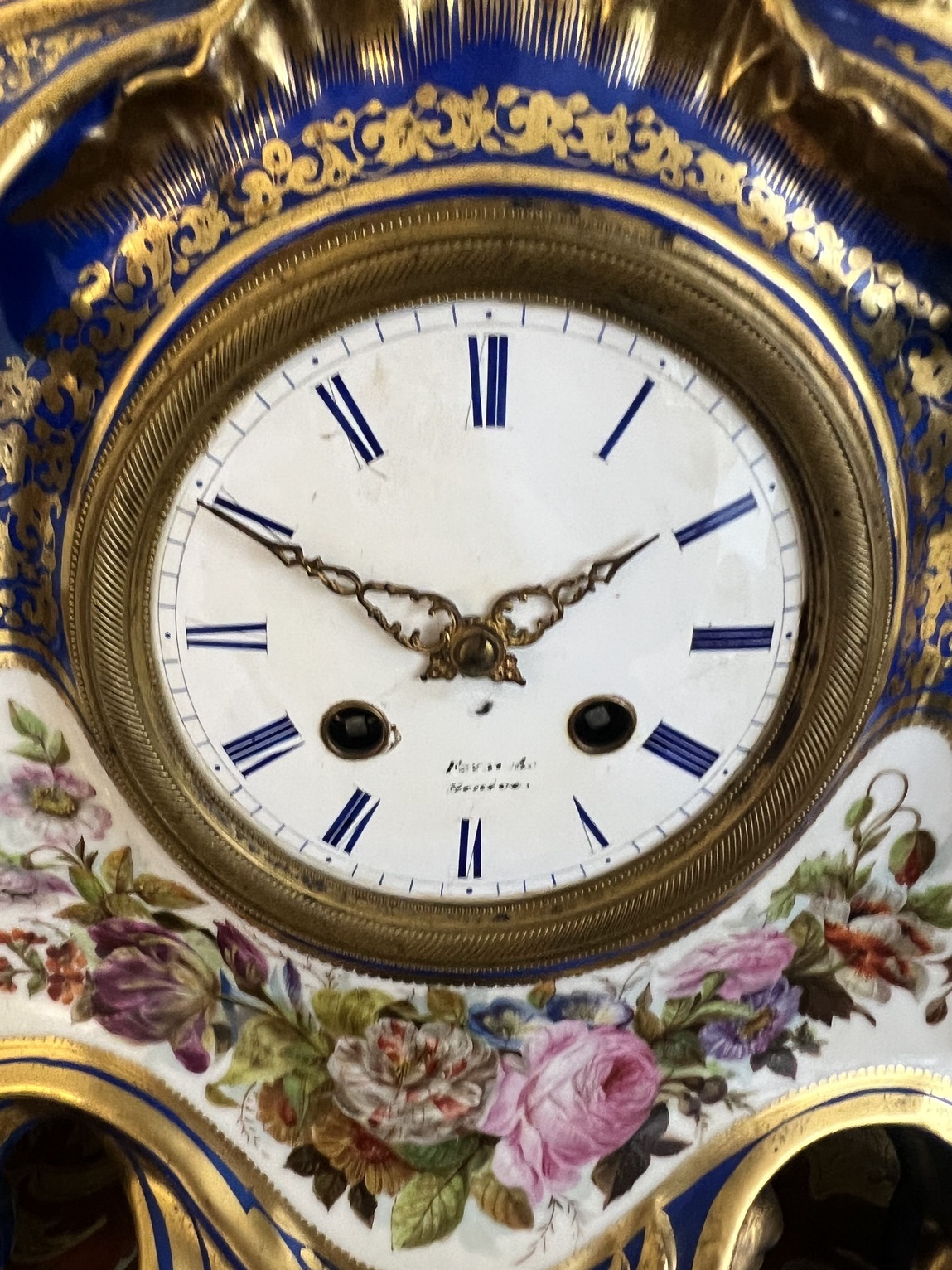 A MID 19TH CENTURY PORCELAIN DE PARIS FIGURAL MANTEL CLOCK - Image 8 of 11