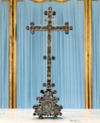 A RARE LATE 17TH / EARLY 18TH CENTURY MOTHER OF PEARL INLAID CROSS