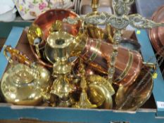 A tray of copper and brass to include a set of balance scales, coal bucket etc
