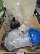 A tray of assorted glassware to include a carnival glass dish
