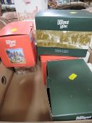 Two trays of boxed lilliput lane cottages etc