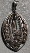Silber-800- Anhänger, 4,2x2,1 cm, 5,6 gr.
