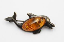 925er Silber-Brosche, Delphin, Bernstein und klarer Stein, 4,1gr., L-4,2cm