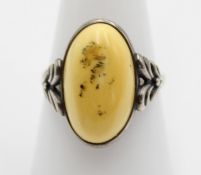 Silber-Ring (gepr) mit Butterscotch-Bernstein, 4,1gr., RG 59