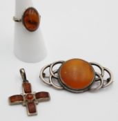 3tlg Konvolut Bernsteinschmuck, 925er Silberfassungen, zus. ca. 17,1gr.