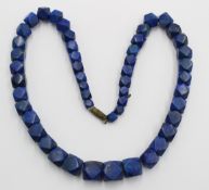 ältere Halskette, Lapis-Würfel, ca. L-49cm