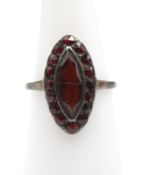 935er Silber-Ring mit Granat, älter, Centerstein gebrochen, 2,6gr., RG 53