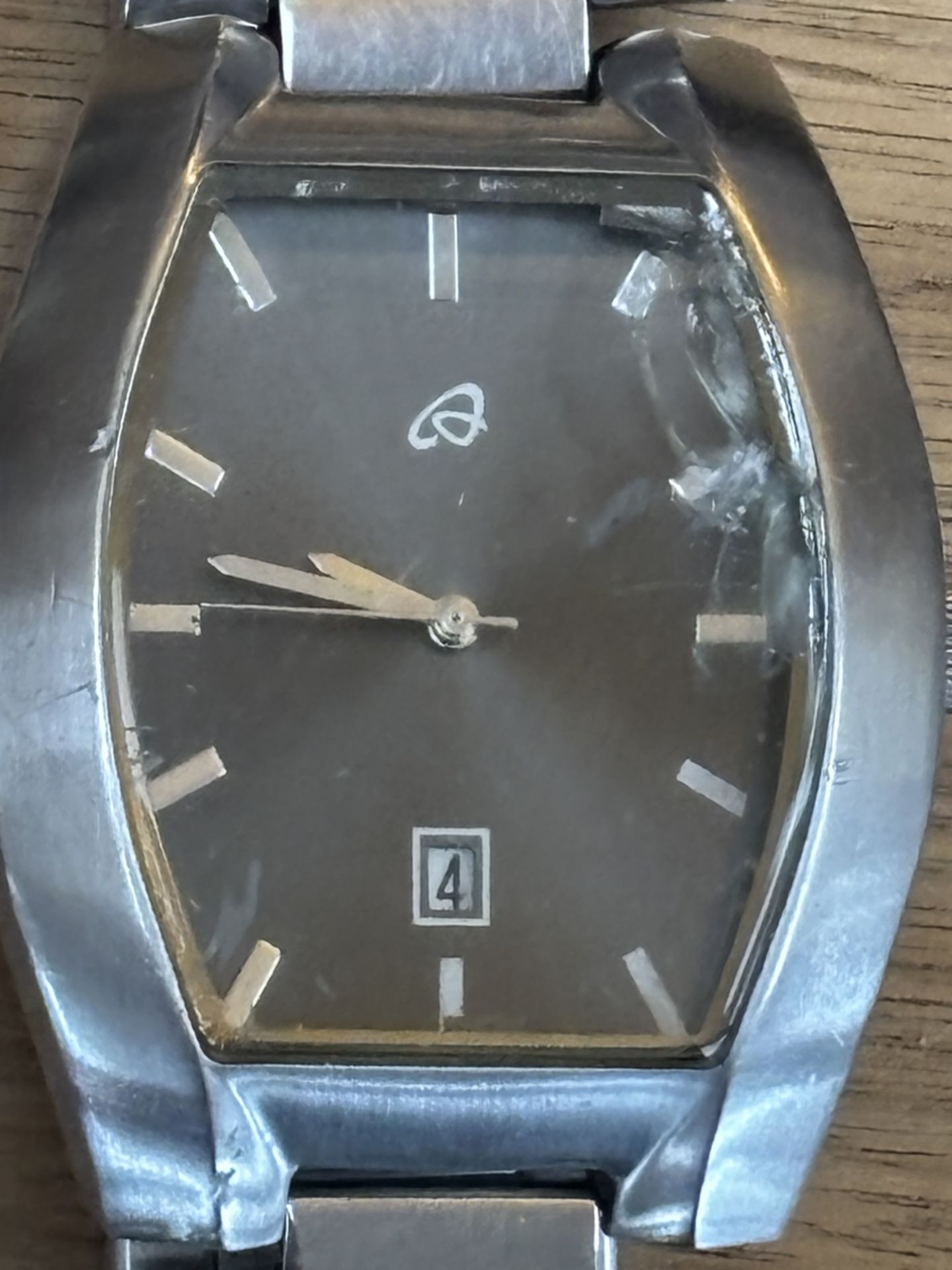 Ovim Quartz HAU mit Stahlband, Glas bestossen, ansonsten gut, NG