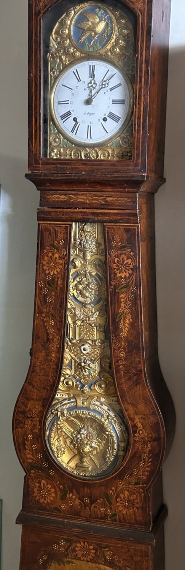 Comtoise Standuhr um 1850-1880 , Holz reich intarsiert, Prunkpendel und 2 Eisengewichte, Werk läuft