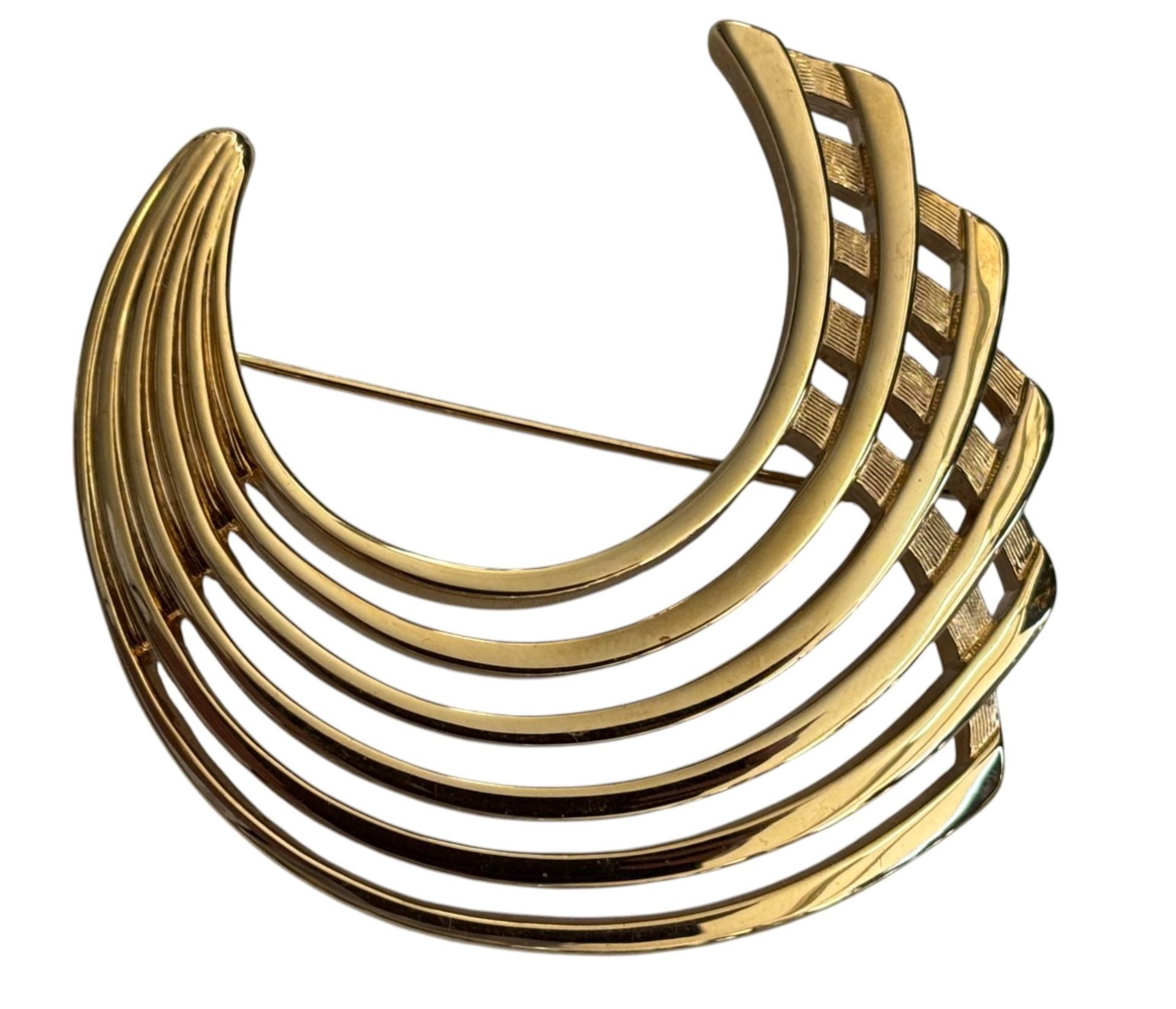 grosse goldfarbene Brosche "Pierre Lang, 6x6,5 cm