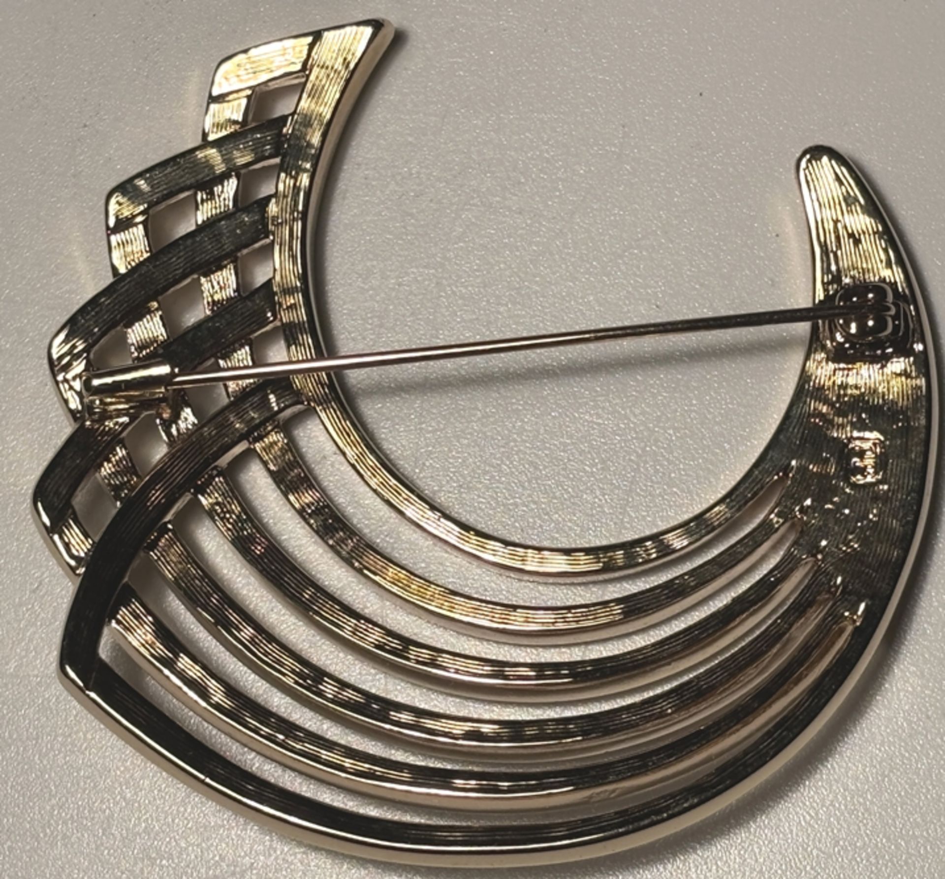 grosse goldfarbene Brosche "Pierre Lang, 6x6,5 cm - Bild 2 aus 2