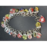 Silber-Armkette mit 27 emaillierten Städtewappen, alles Silber-800-, 38,7 gr