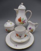 KPM Berlin Kaffeeservice für 6 Personen, 21 Teile, Blumenbemalung mit Insekten, Goldstaffage, Form