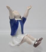 Bing & Gröndahl, Mädchen, Unterglasurbemalung, Modellnr. 2324, H-11,5 cm