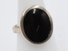 925er Silber-Ring mit Onyx, 4,3gr., RG 55