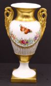 Amphorenvase "Sèvres", reiches Golddekor, Schmetterling, wohl 19.Jhd., H-26 cm, sehr gut erhalten