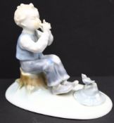 Flöte spielender Junge "Metzler&Orloff" H-12 cm, L-14 cm