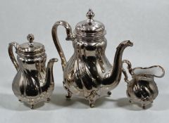 Kaffeekanne, Portionskanne und Sahnekännchen, Feinsilberauflagen, untersch. Manufakturen, Kaffeekan