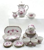 Hutschenreuther-Kaffeeservice im Dekor Maria Theresia Linderhof, für 6 Personen, anbei Korbschale,