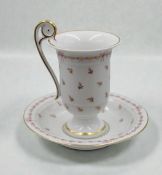 Porzellan-Kaffeetasse mit Untertasse, Kaiser, Serie Romantica, Dekor Bordeaux, ca. H-13,5cm