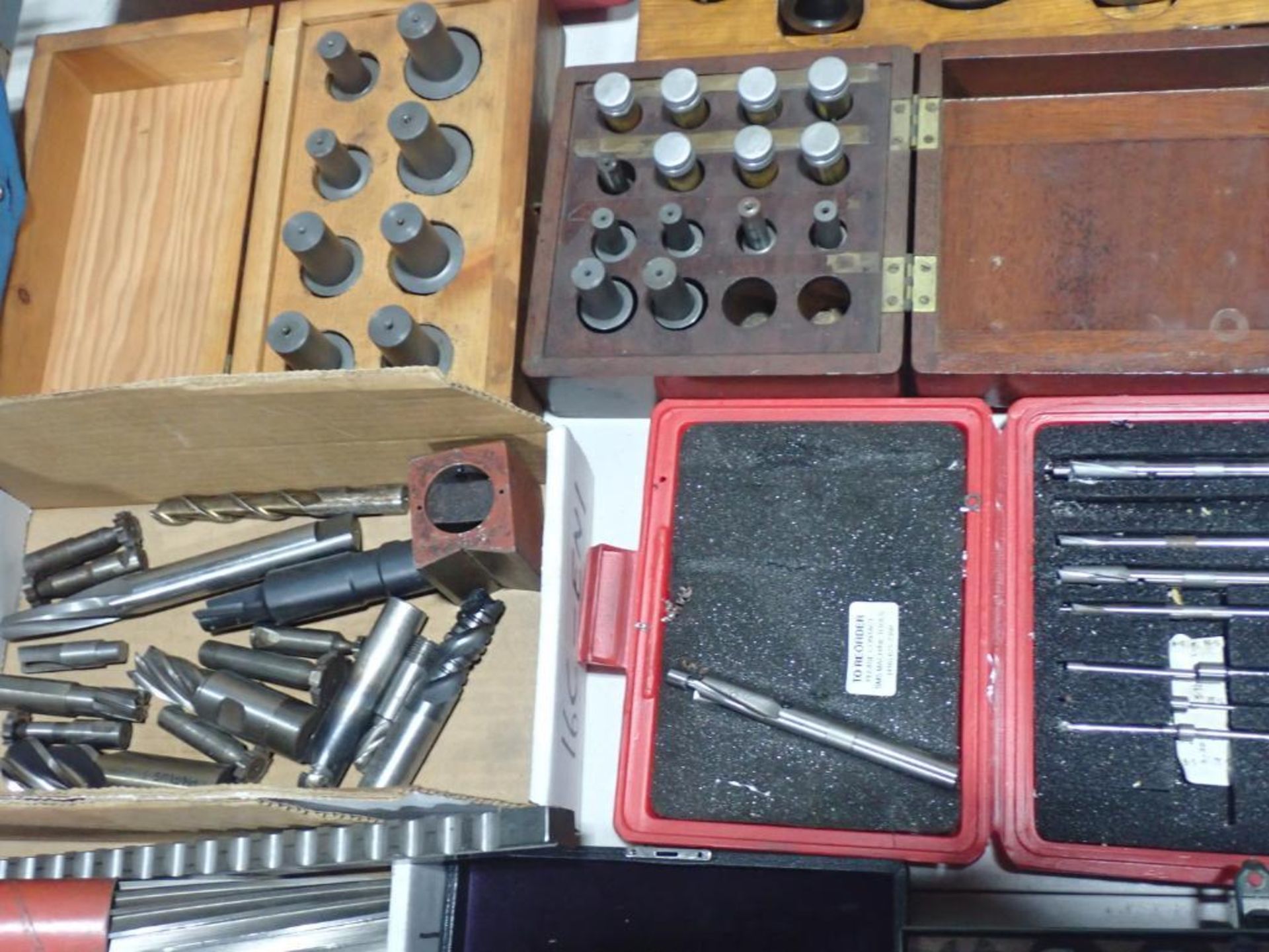 LOT - KEYWAY SET, REAMERS, RUBBER FLEX COLLETS & MILL CUTTERS