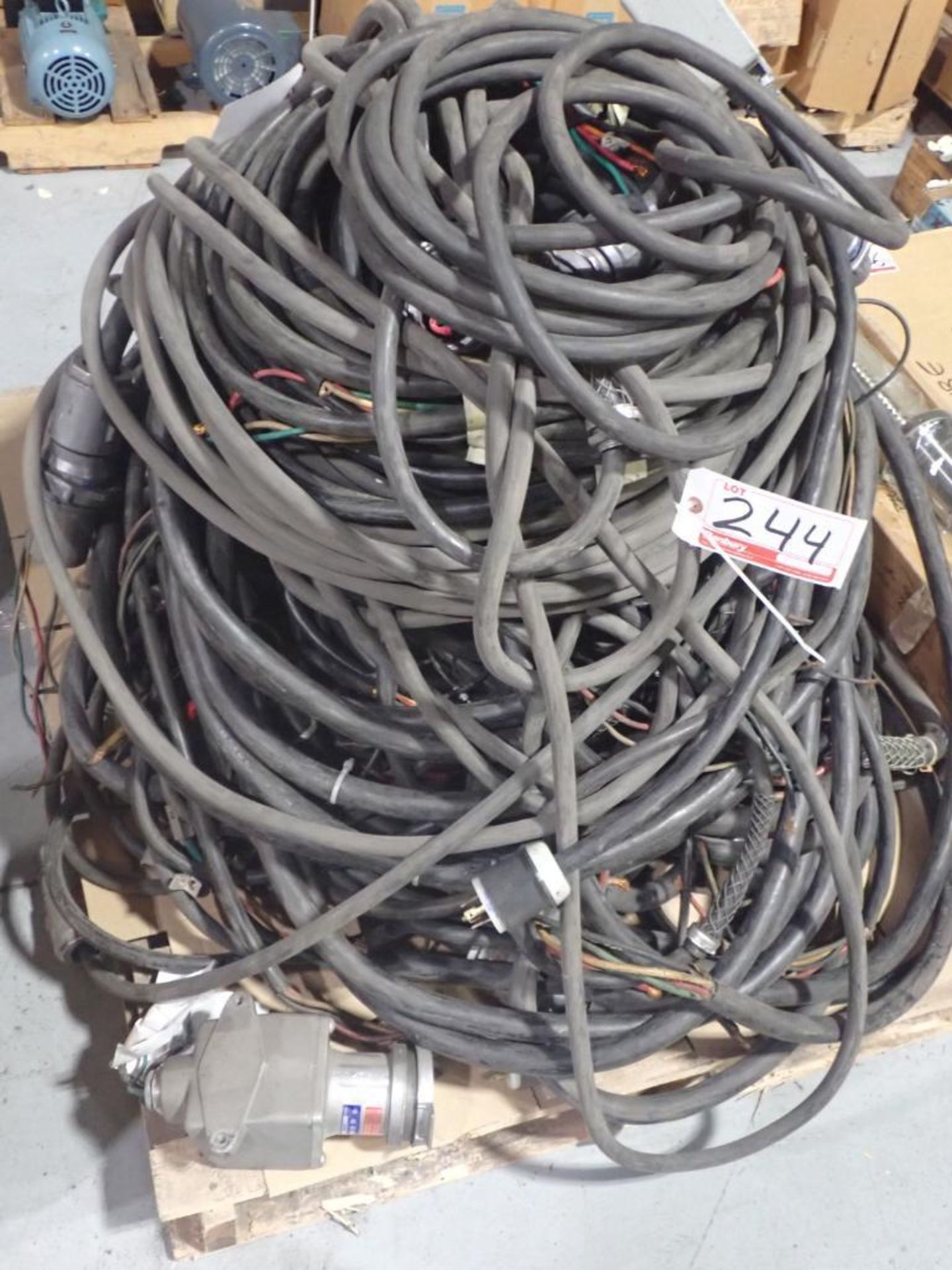 Power Drop Net LOT - RUBBER COATED POWER DROP CORDS & DISCONNECTS (1 SKID)