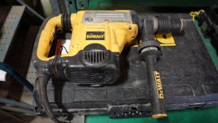 DEWALT D25602 1 3/4" SDS MAX ROTARY HAMMER (120V)