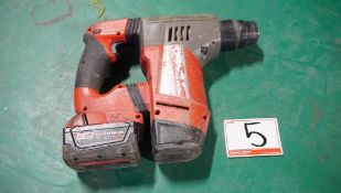MILWAUKEE FUEL 28MM M18 SDS PLUS ROTARY HAMMER C/W M18 XC 5.0 BATT.