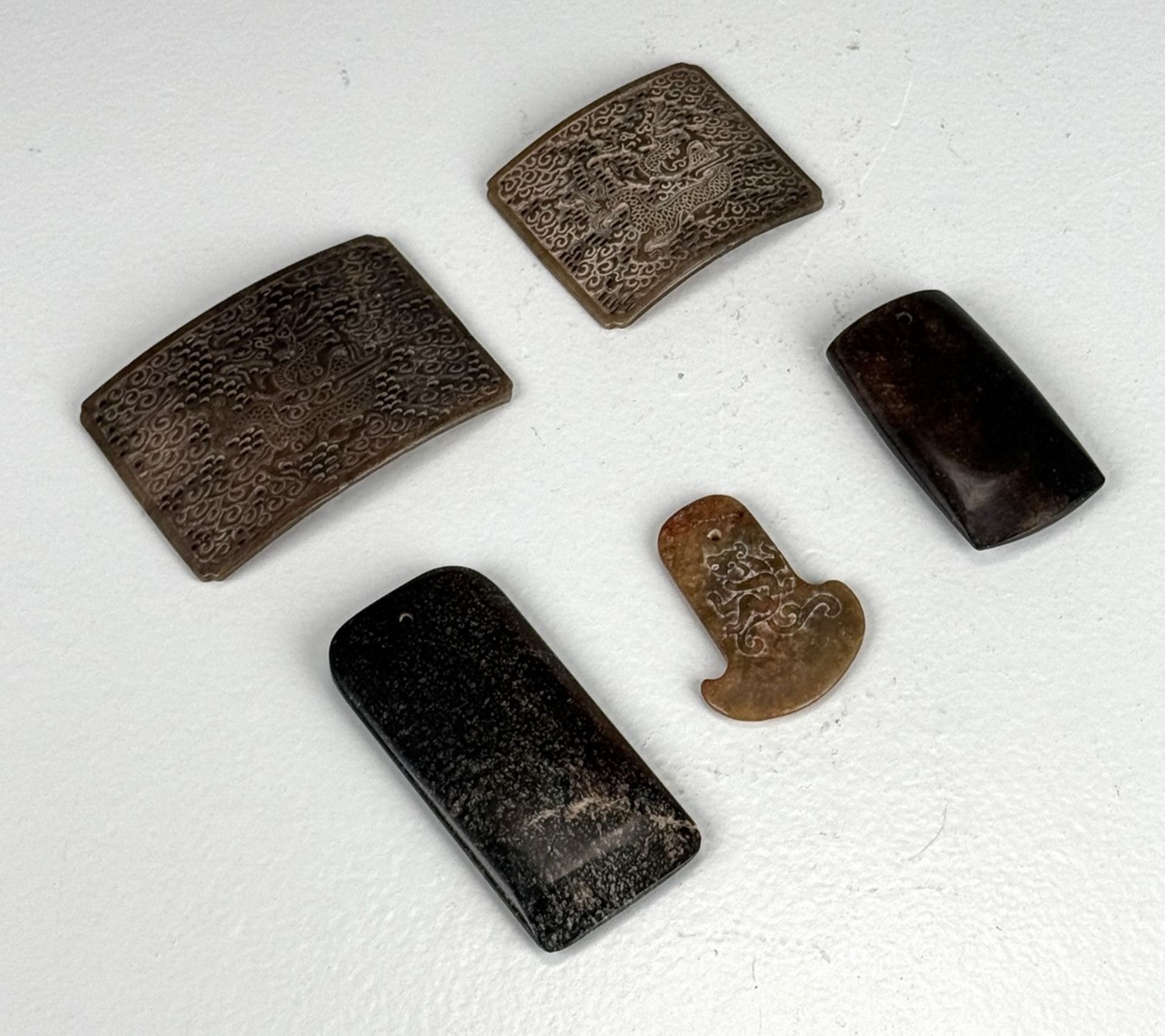 Sammlung ritueller Jadeobjekte