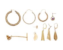 A selection of 9k gold broken jewellery items.