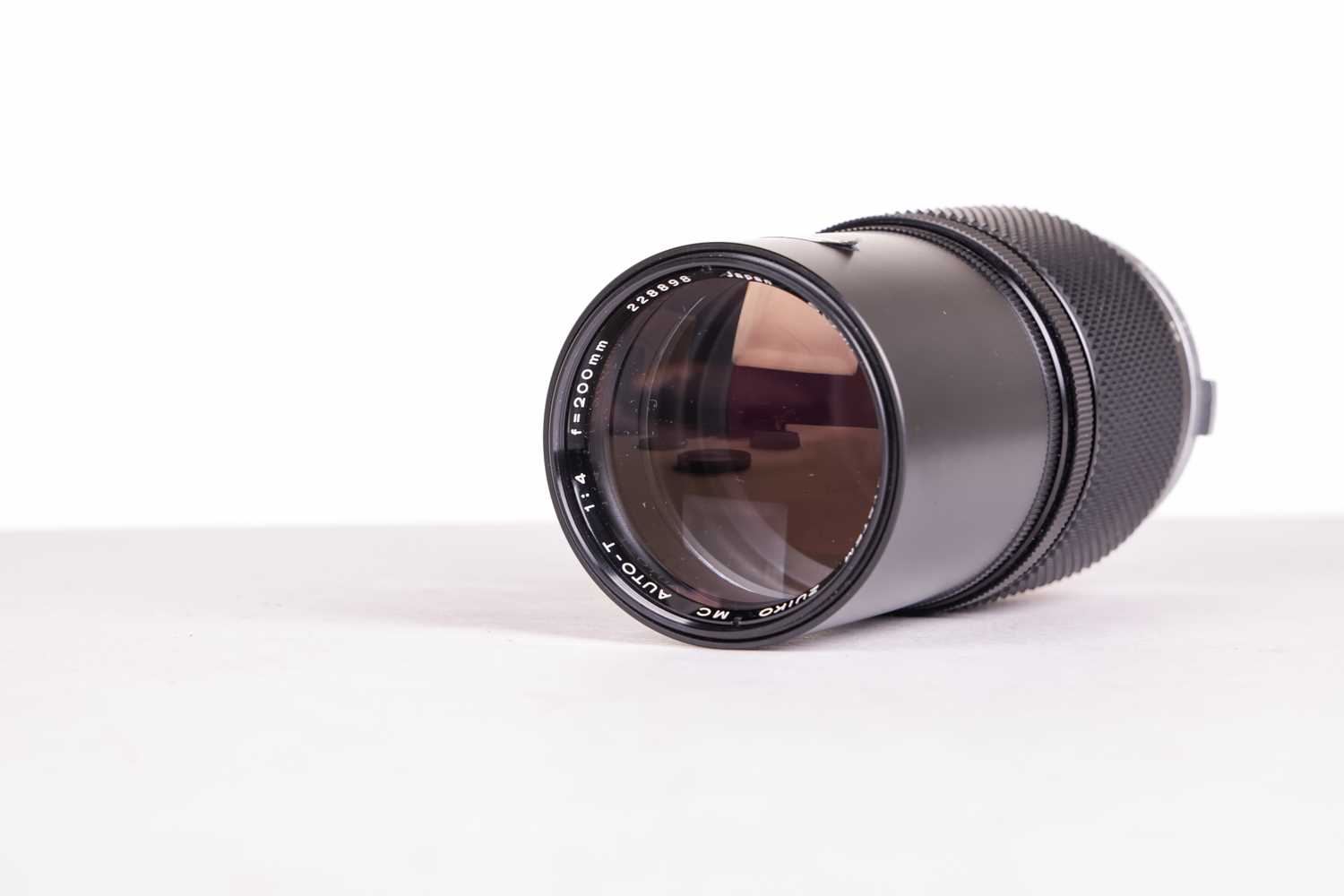 A large collection of Olympus OM System camera lenses, comprising: Zuiko Auto-Macro 135mm F4.5, Zuik - Image 18 of 42